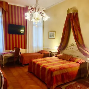 Mezzo Pozzo Hotel Venice
